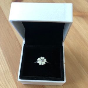 Pandora flower ring
